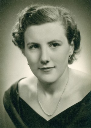 CRACKNELL: Elizabeth “Ann” (Almond) of Ilderton Formerly of Paisley